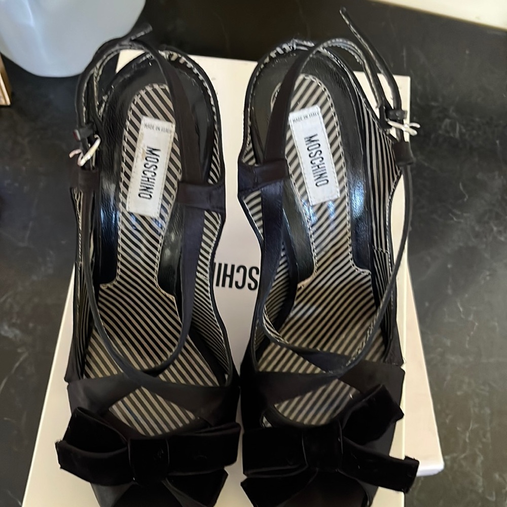 Moschino size 39 Italian black satin  high heel evening shoes velvet bows